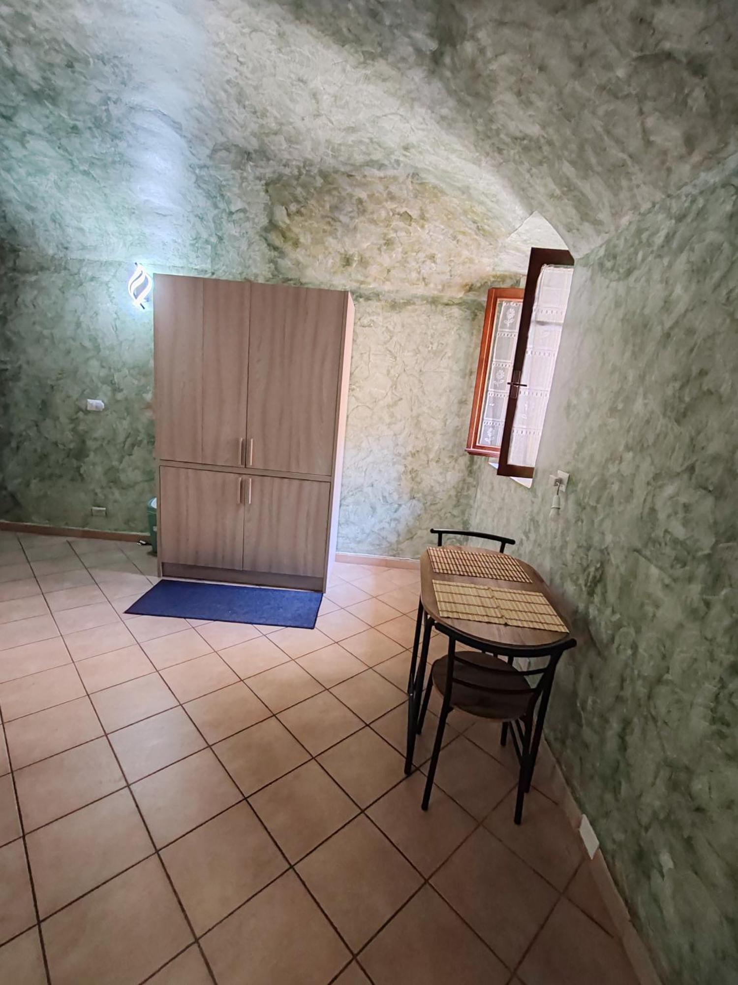 Appartamento Secret Zen House In The Center With Free Parking & Automatic 24 Hours Check-In Casale Monferrato Esterno foto